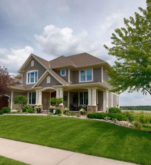 suburban-house-984568356-5bf105c246e0fb0026f80700